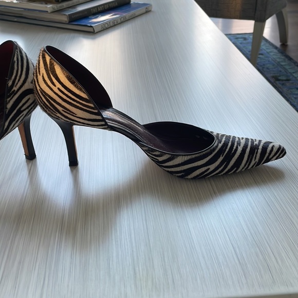 Ann Taylor Zebra pumps. Great condition. Size 7 - Picture 2 of 9